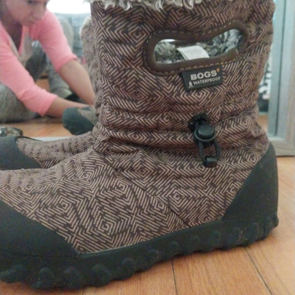 BOGS Brown Patterned Winter Boots - image 4